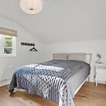 Сasa de vacaciones Gorgeous In With Kitchen