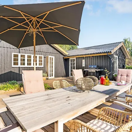 Gorgeous In With Kitchen Holiday home *